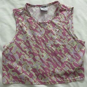 super cute athletic crop top!
